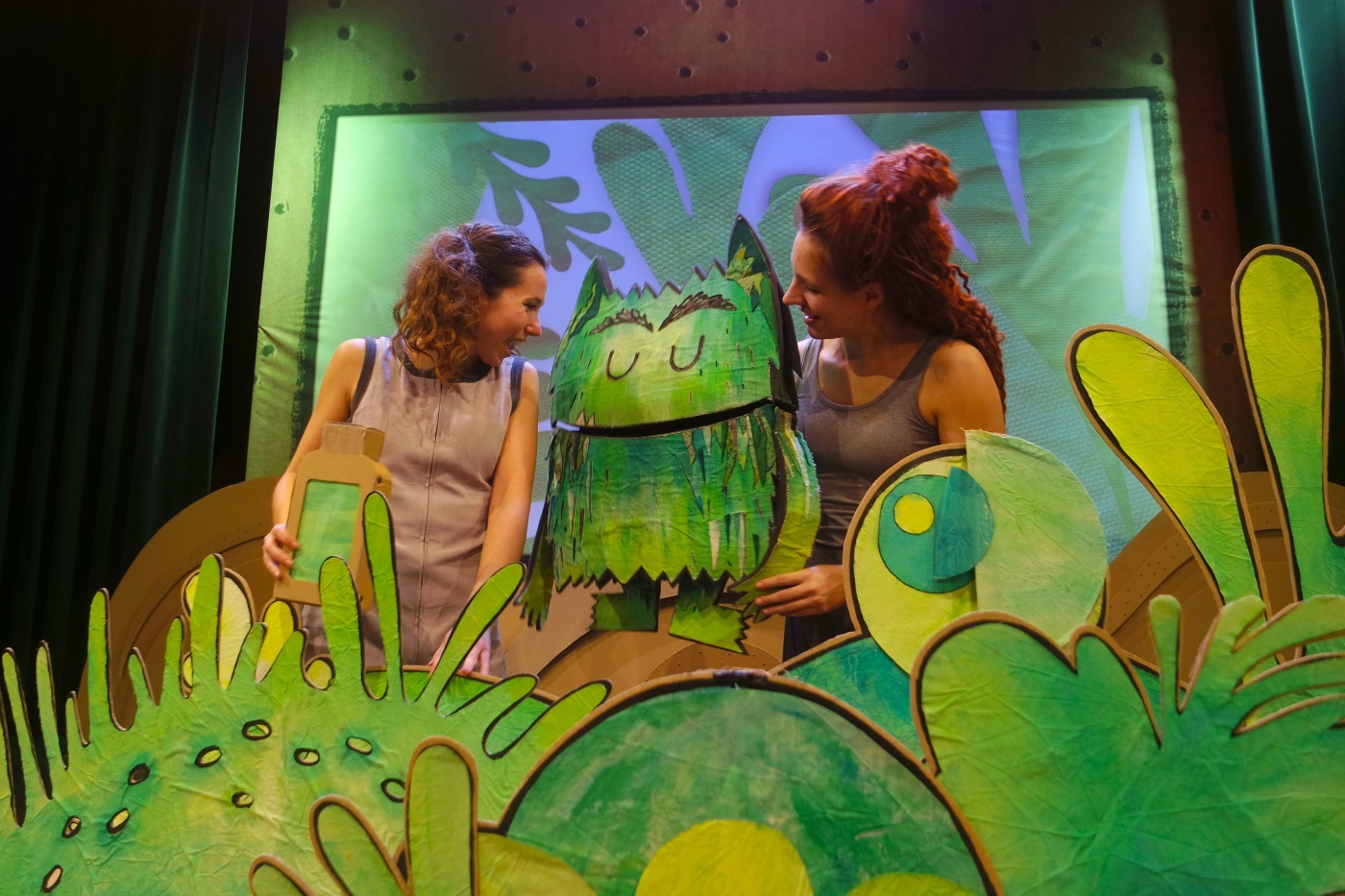 1_Het kleurenmonster - Anna Llenas - Theater Stof - Dan Strassburger.jpg 1_Het kleurenmonster - Anna Llenas - Theater Stof - Dan Strassburger.jpg