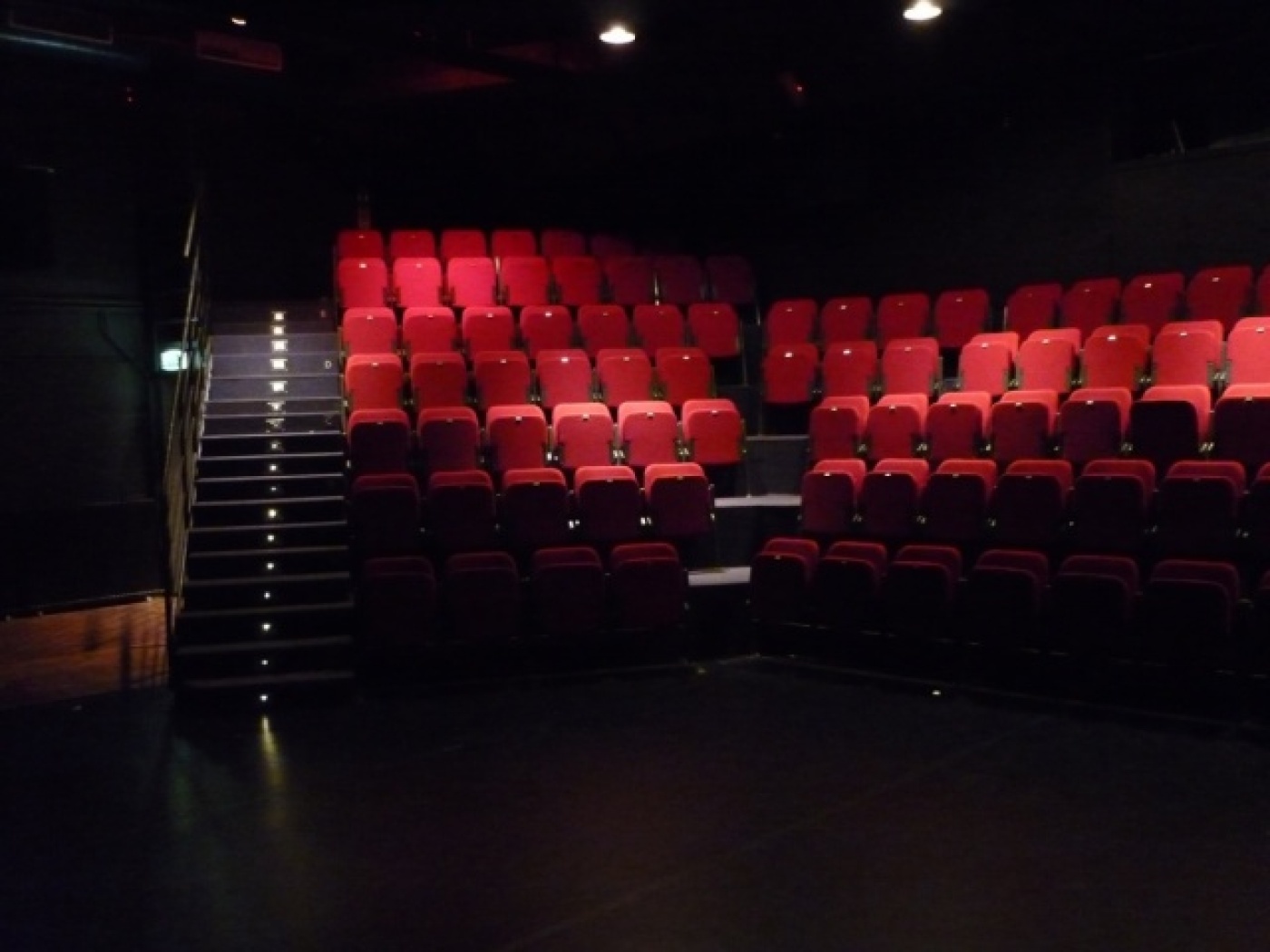 Laaktheater zaal.jpg Laaktheater zaal.jpg