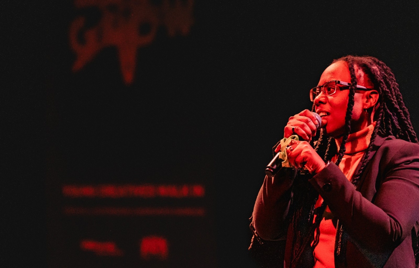 Let's Glow The Pitch Siggi Website.jpg